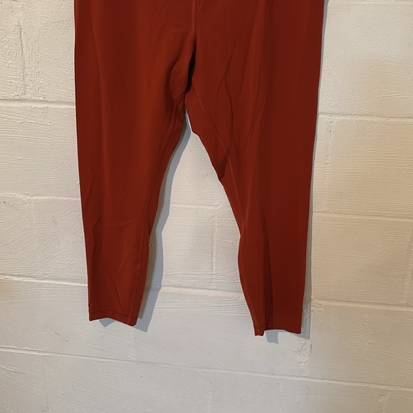 Lululemon Wunder Train High-Rise Tight 25"
Aztec Brick size 18 - Picture 7 of 11